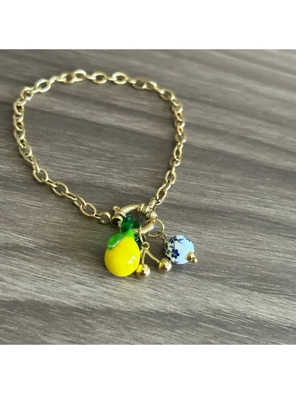 Gold Bracelet with Lemon Q327